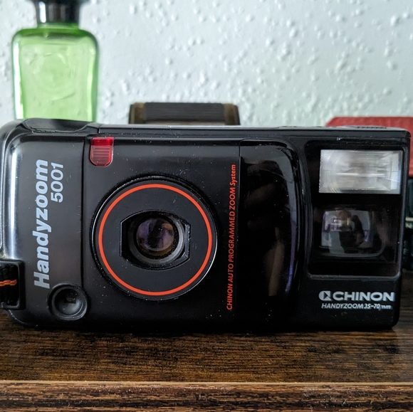 Vintage Chinon Handy zoom 35mm film camera - Picture 1 of 6